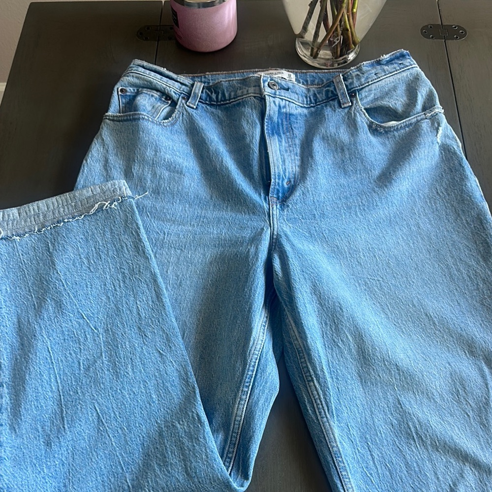 Abercrombie & Fitch Classic Blue Jeans